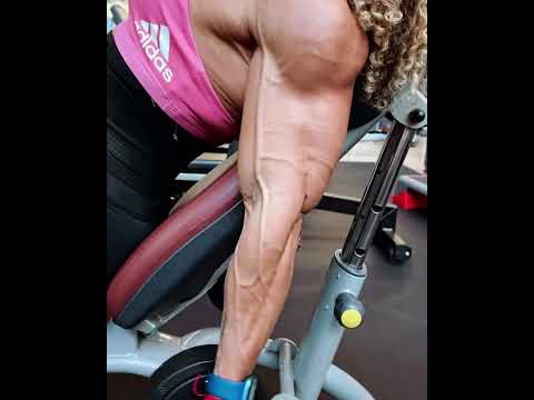 Amy Mendez 😍 😍 #femalebodybuilding #womanbodybuildingmotivation