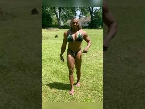 Big muscle girl 😘 Don't Mess With her 😘 Female Bodybuilder #shorts #fitness #gym