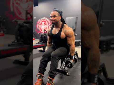 Crazy Female Bodybuilder #femalefitness #bodybuilding #mrolympia #shortsvideo #shorts #bodybuilder 2