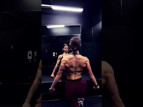 Female bodybuilder 🔥| Female workout #viral #ytshorts #gymlover  #workout  #fbb #shorts #trend