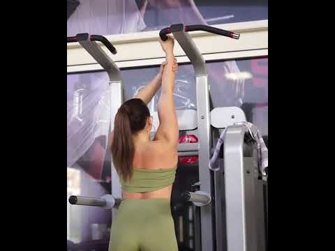 Female Bodybuilder One Arm Pullups | Gym Life Official