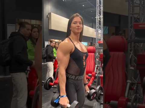 girl bodybuilder🔥#fitness #motivation #bodybuilding #transformation #gym
