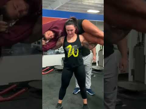 WOW😱 Female Bodybuilder Power  💪 Lift and Carry 😍 Fbb Flex Bicep 💪 Muscle Girl #shorts #gym #fbb
