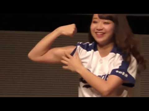 Girl Biceps (Asiaticas en vivo) Asian Girl 女の子の上腕二頭筋